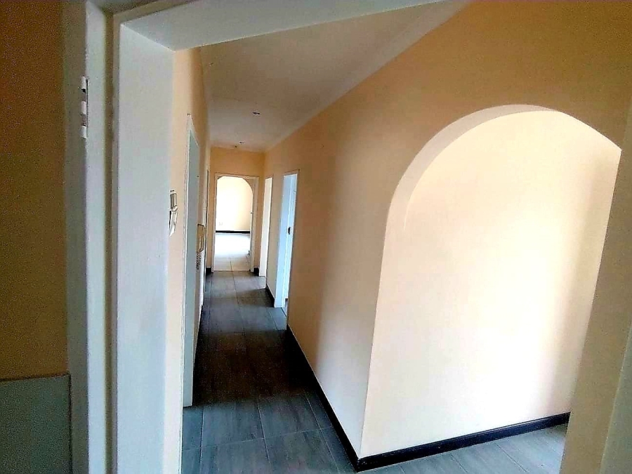 5 Bedroom Property for Sale in Beacon Bay Eastern Cape